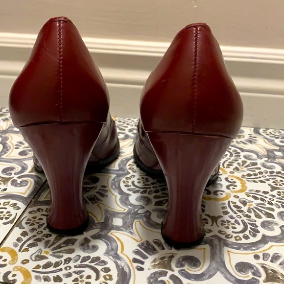 Vintage BCBG MaxAzria pumps - Picture 4 of 5